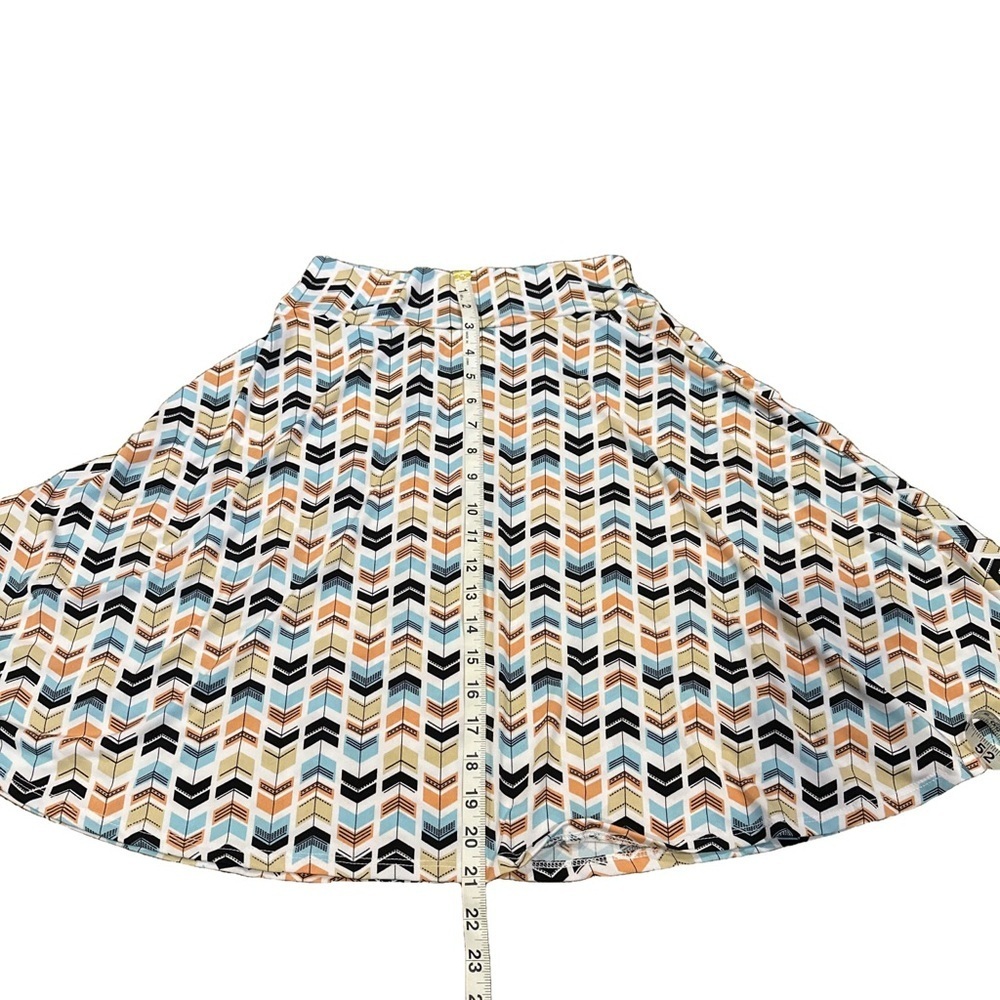 LuLaRoe Chevron Patterned Skirt size 14 - Picture 3 of 6